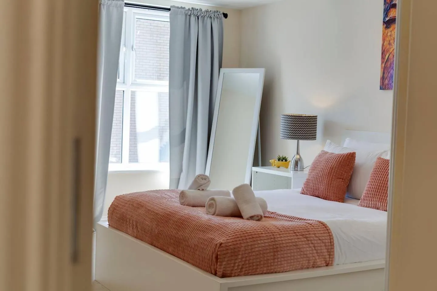 Modern And Spacious Townhouse With Free Parking Pass The Keys Cambridge 0*,  Royaume-Uni