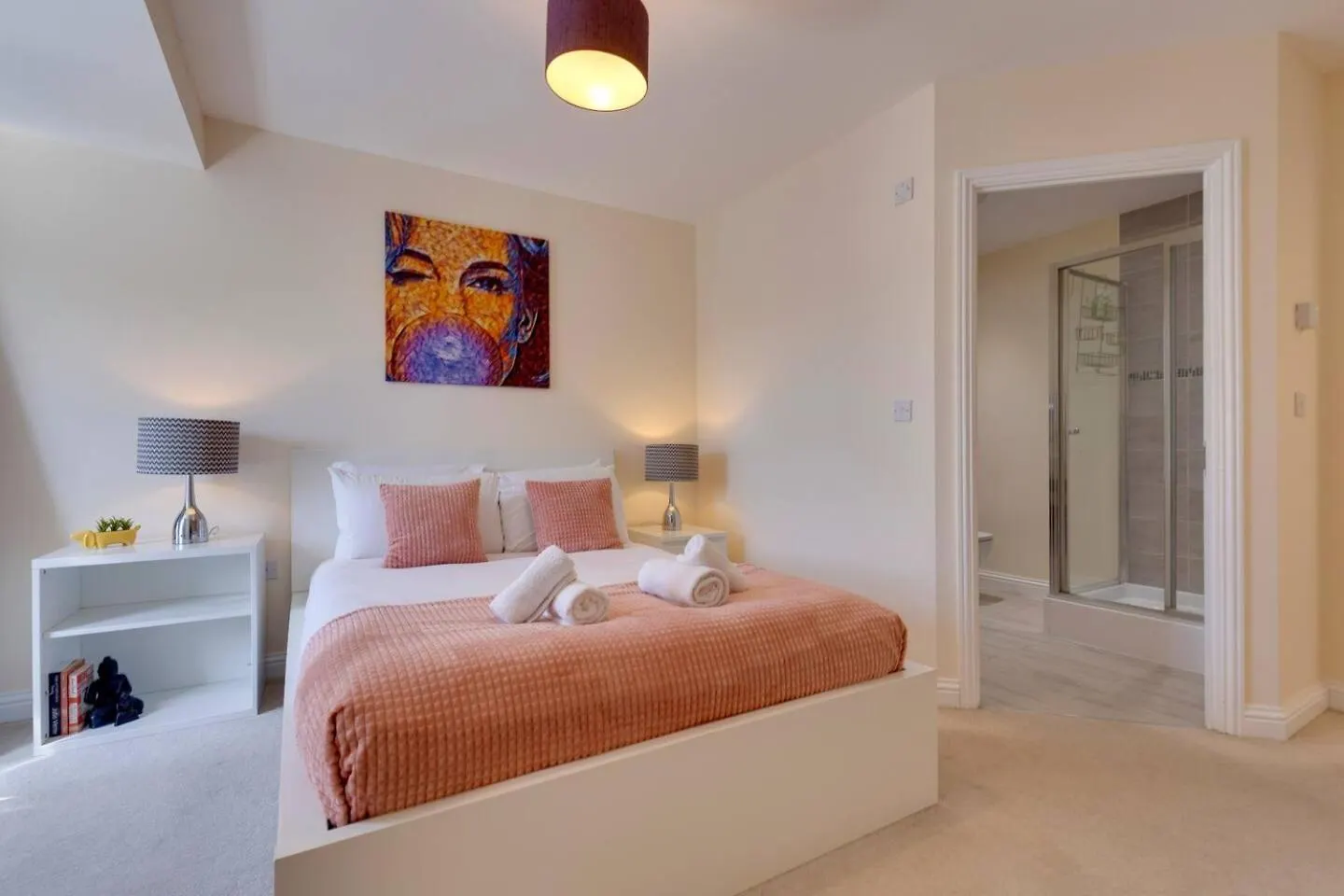 Modern And Spacious Townhouse With Free Parking Pass The Keys Cambridge Hébergement de vacances