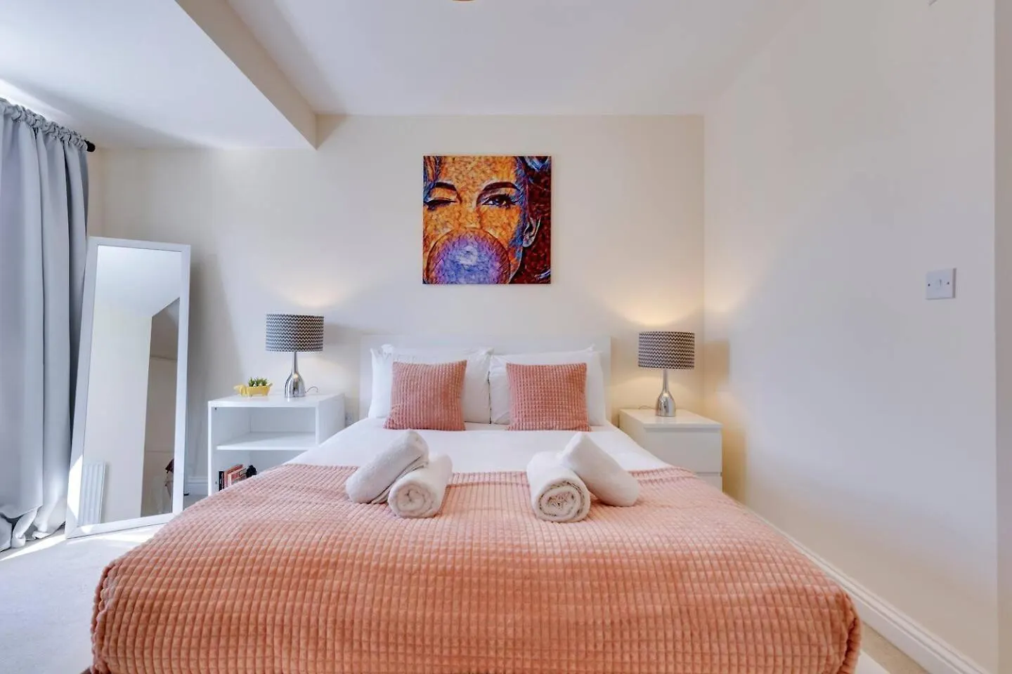Modern And Spacious Townhouse With Free Parking Pass The Keys Cambridge