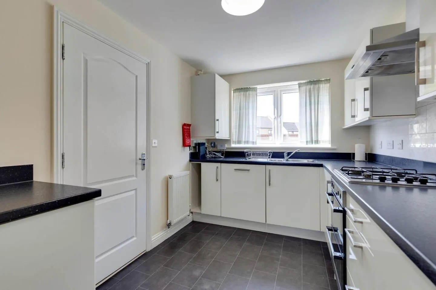 Modern And Spacious Townhouse With Free Parking Pass The Keys Cambridge