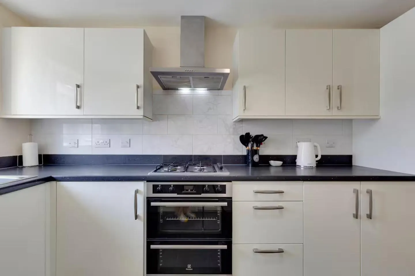 Modern And Spacious Townhouse With Free Parking Pass The Keys Cambridge Royaume-Uni