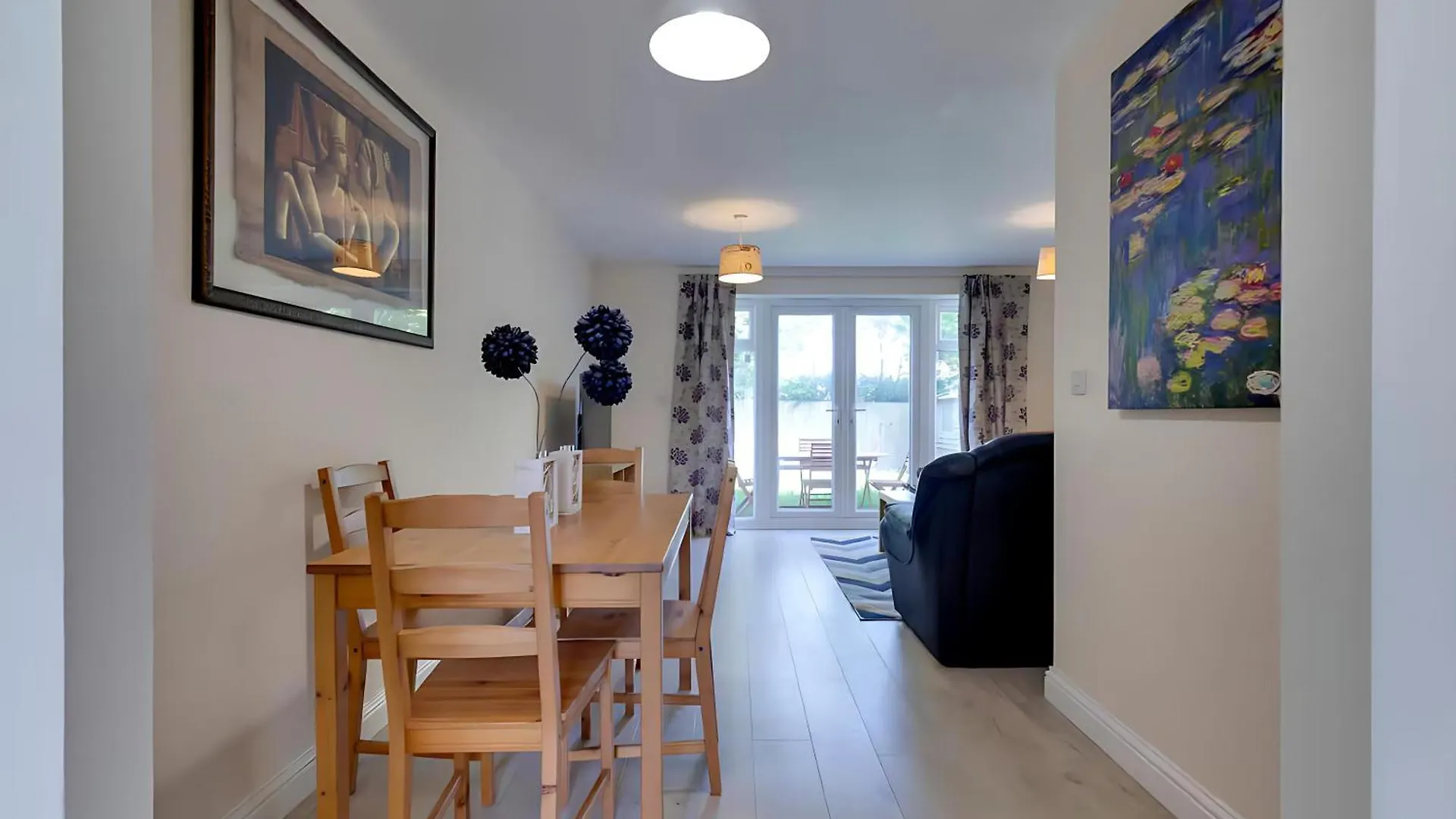Modern And Spacious Townhouse With Free Parking Pass The Keys Cambridge